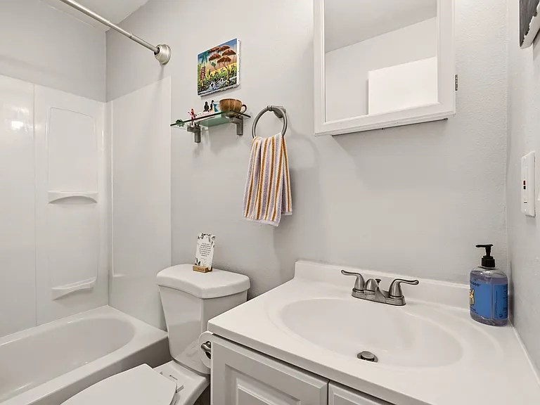 1830 W Maxwell Ave #2 — Photo 9