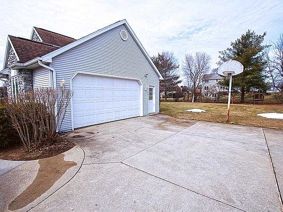5th image of 22411 Spicewood Dr