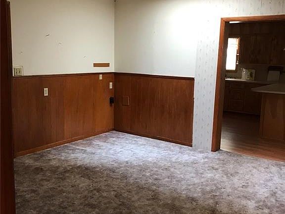 5th image of 304 NE 5th St