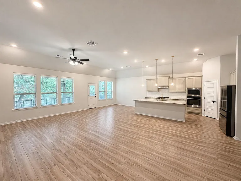 191 Goshen Dr — Photo 3