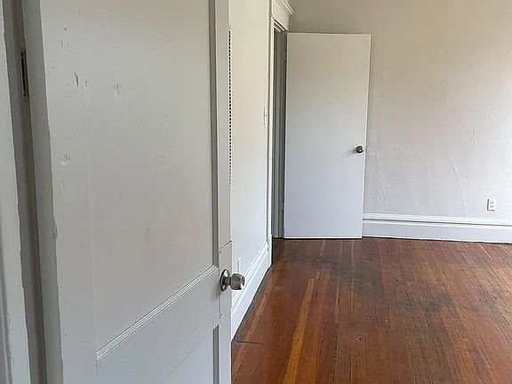 3rd image of 421 E Rose St #421