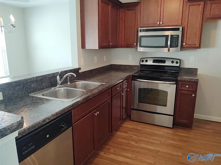 208 Falling Water Ln SW — Photo 5