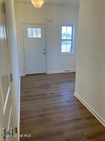 2nd image of 2A Empire Court