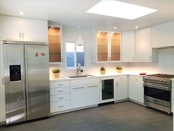 3rd image of 3835 La Cresta Dr