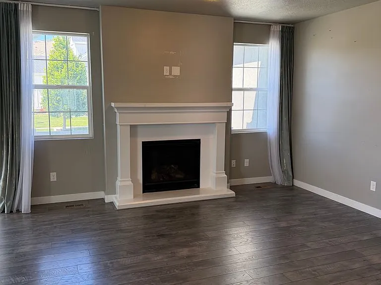 952 W 2840 N — Photo 22