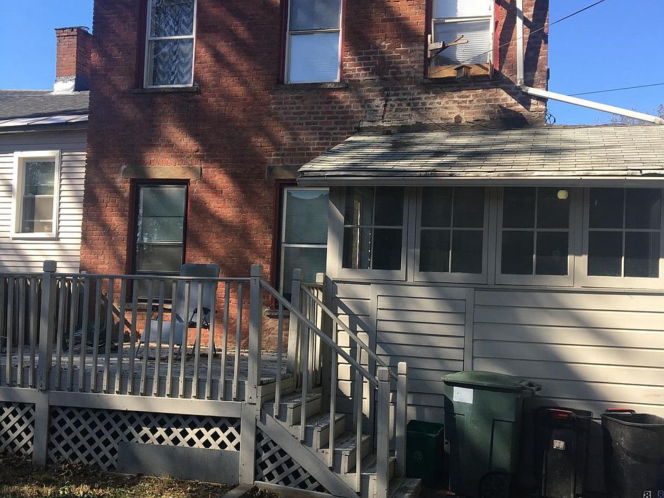 2nd image of 828 2nd St Fl 3rd