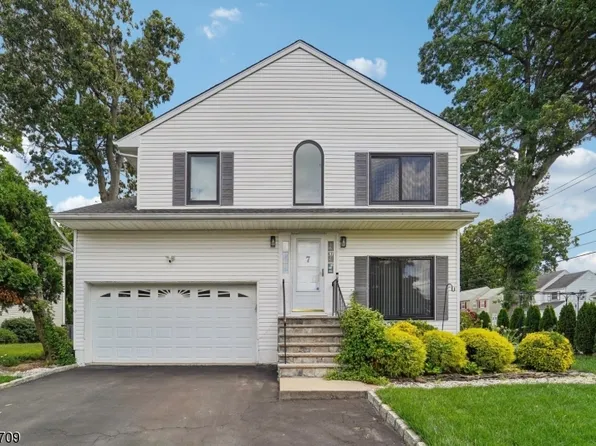 7 Kinder Dr, Bloomfield Twp., NJ 07003