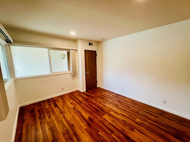 2100 Brightwood St — Photo 32