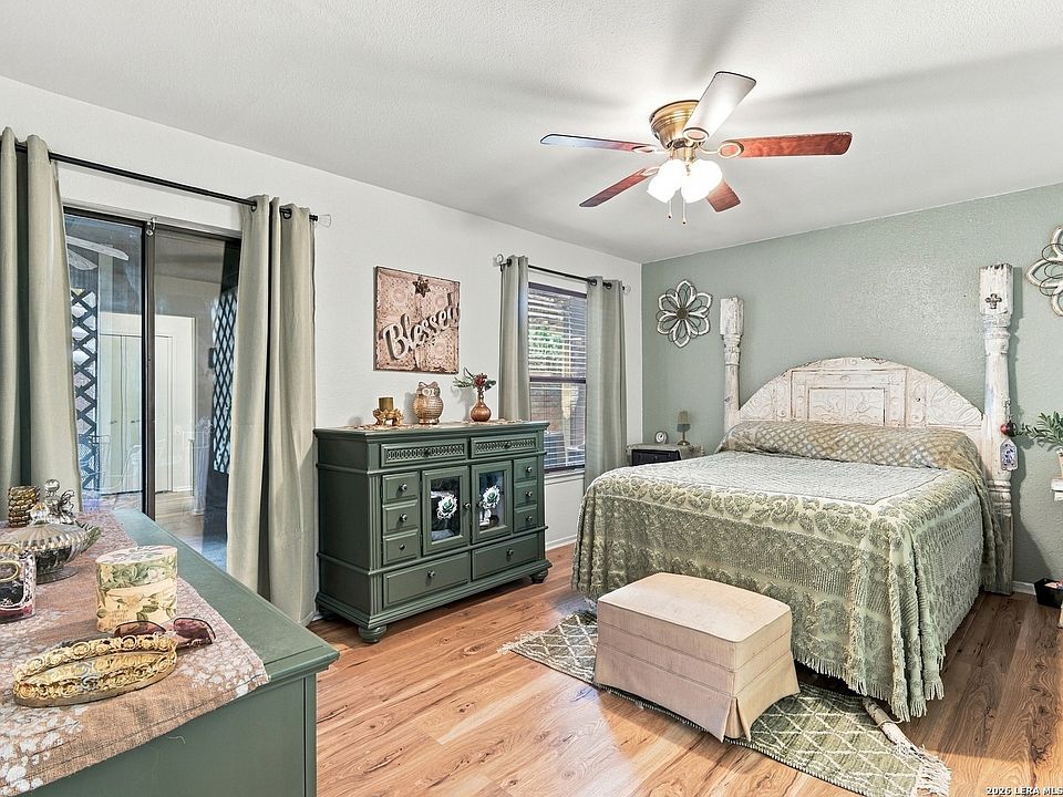 1st image of 11520 Huebner #201