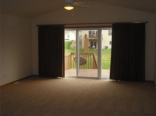 5th image of 3477 Laurel Ln