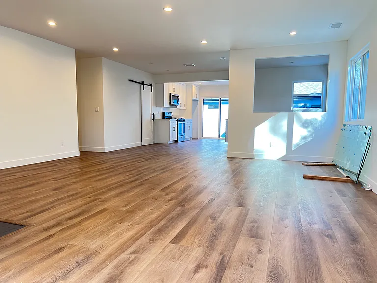 7026 Andasol Ave — Photo 5