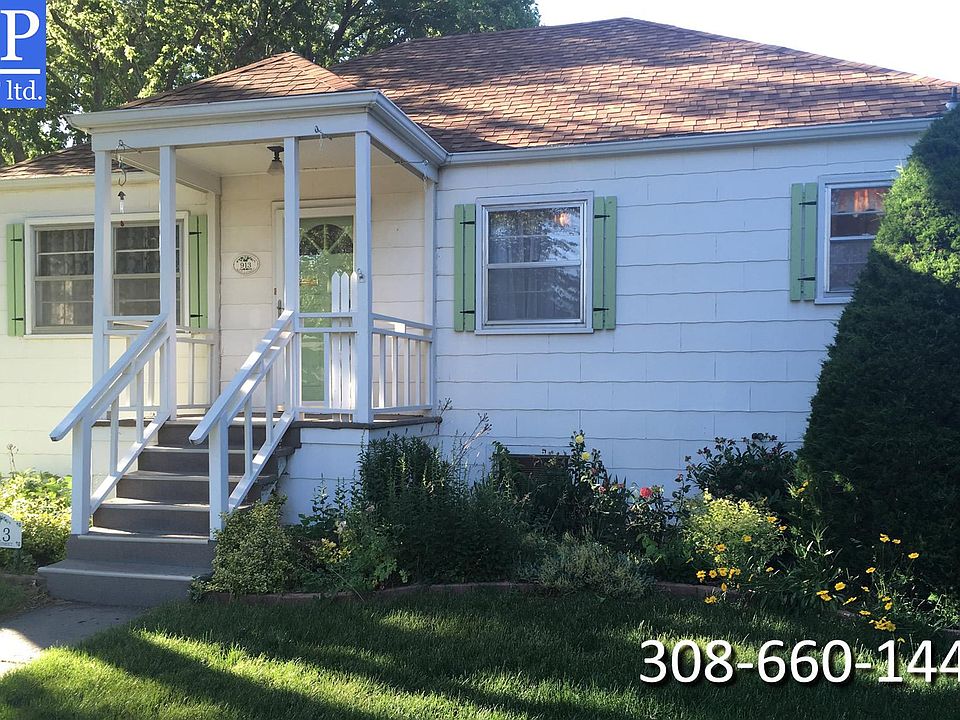 1st image of 913 W B St