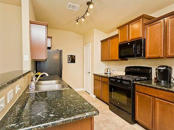 3rd image of 112 Scurlock Ct