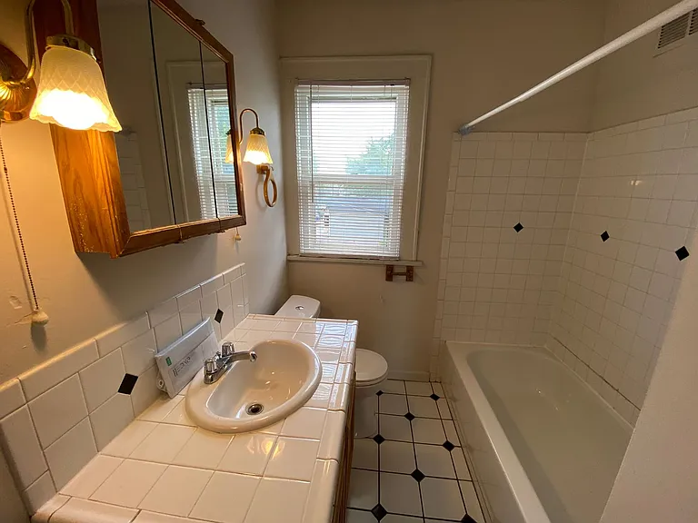 Indianola Ave 2498-2512 TPP — Photo 4