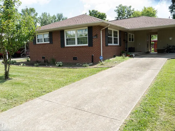2020 Hermitage Dr, Kingsport, TN 37664