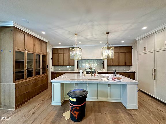 5th image of 1936 Torrey Pines Pl