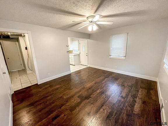 5th image of 924 N 35th St