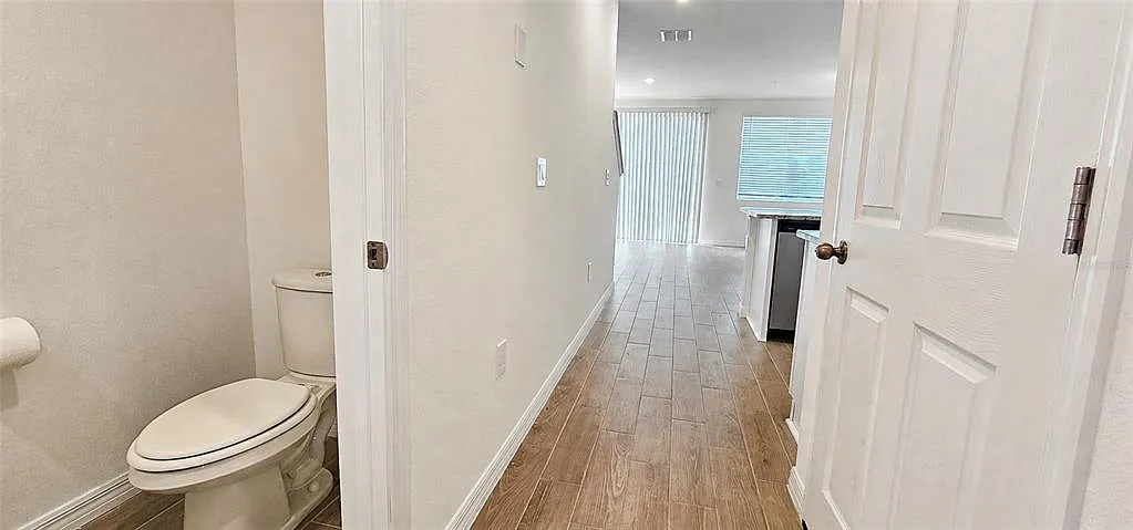 3 bed, 2.5 bath, 1489 sqft, $2,350 — Photo 2
