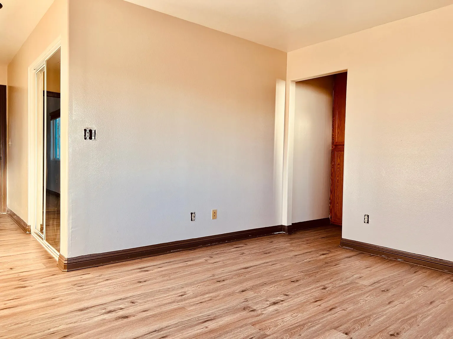 3 bed, 1250 sqft, $3,300 — Photo 3