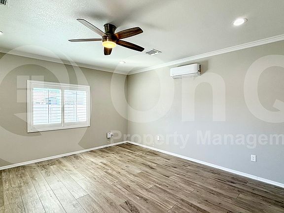 3rd image of 1015 E Sheridan St