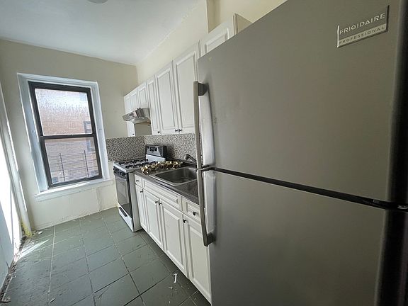 3rd image of 35-25 34th St Floor 2