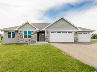 935 Torrey Pines Way, Plover, WI 54467