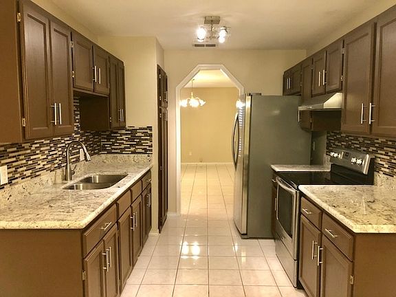 3rd image of 412 Saint Croix Dr