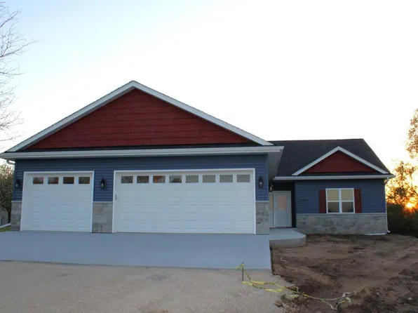 1050 Burr Oak COURT, Kewaskum, WI 53040