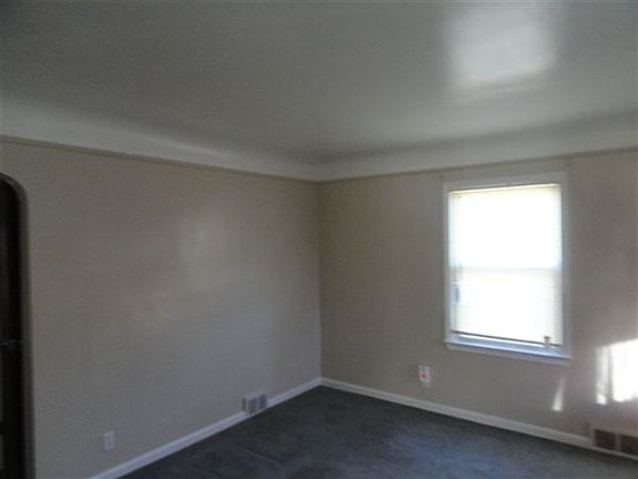 plainview 19303 liv rm