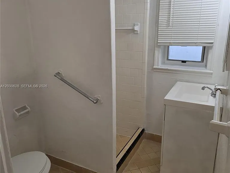 5605 Taylor St #1 — Photo 6