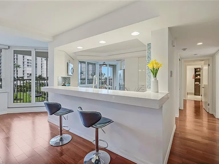 4041 Gulf Shore Blvd N #204 — Photo 10