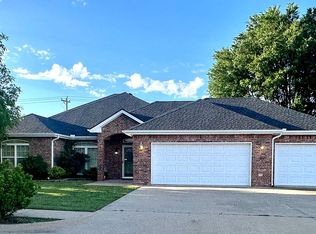 413 NE Park Hill Loop, Bartlesville, OK 74006