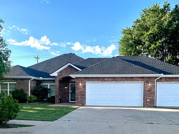 413 NE Park Hill Loop, Bartlesville, OK 74006