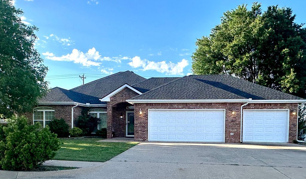 413 NE Park Hill Loop - Property Image