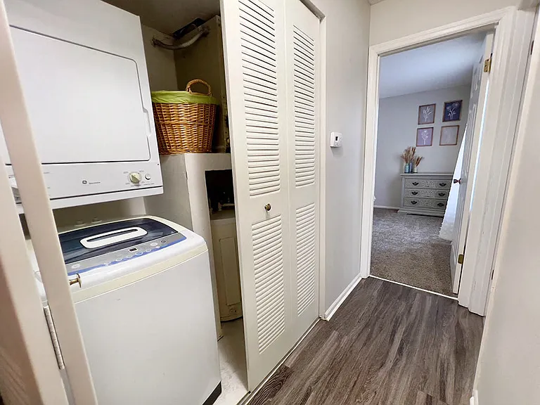 Washer/Dryer in Home
