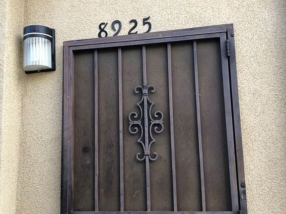 4th image of 8923 Menlo Ave