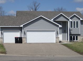 1212 Pheasant Ct, Belle Plaine, MN 56011