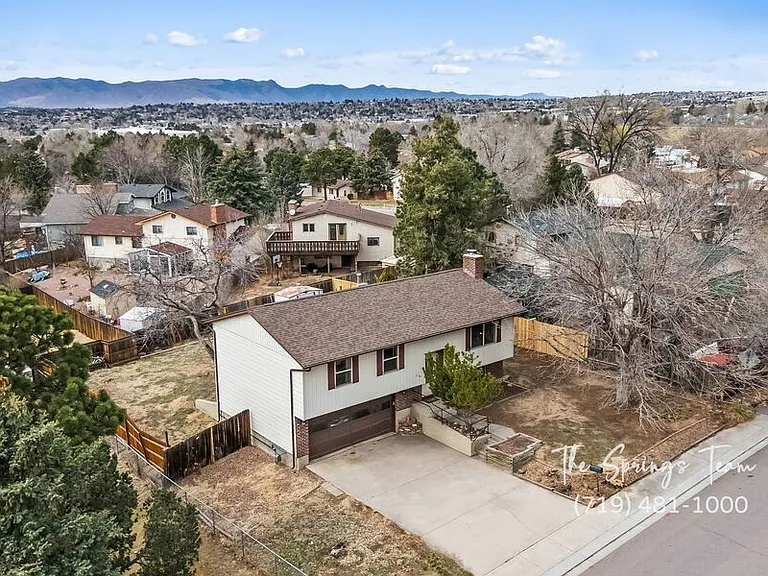 1730 Hathaway Dr — Photo 4