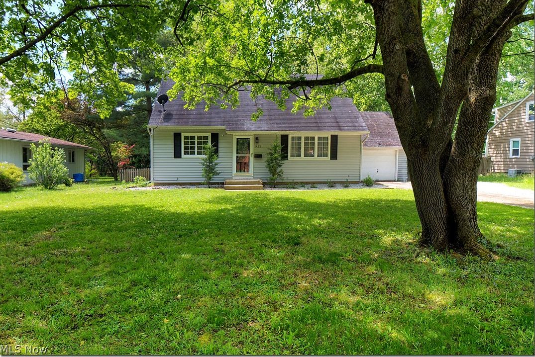 521 W College St, Oberlin, OH 44074 Zillow