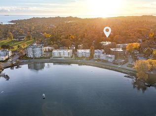 1400 Newport Ave #203, Oak Bay, BC V8S5E9