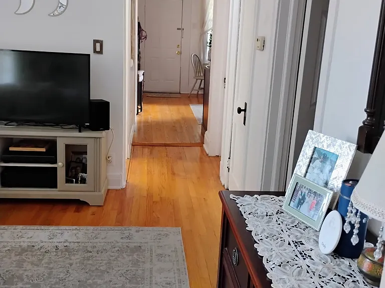 2712 W Evergreen Ave #1R — Photo 4