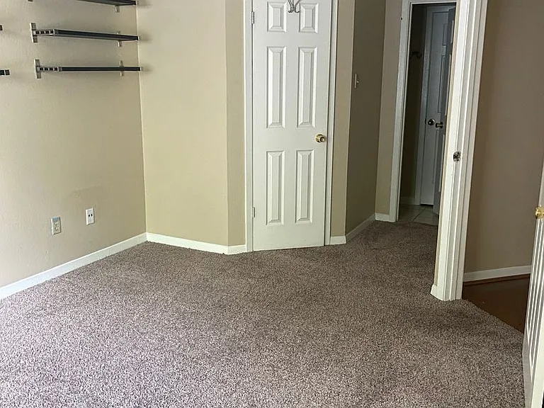 915 W 23rd St #105 — Photo 19