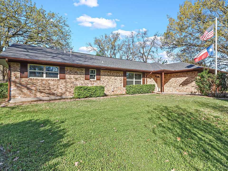 1st image of 9 Post Oak Trl