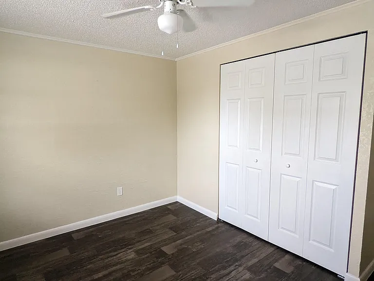 Sunrise Apartments — Photo 26