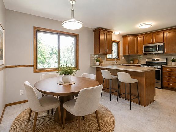 3rd image of 12210 Pioneer Rd #1