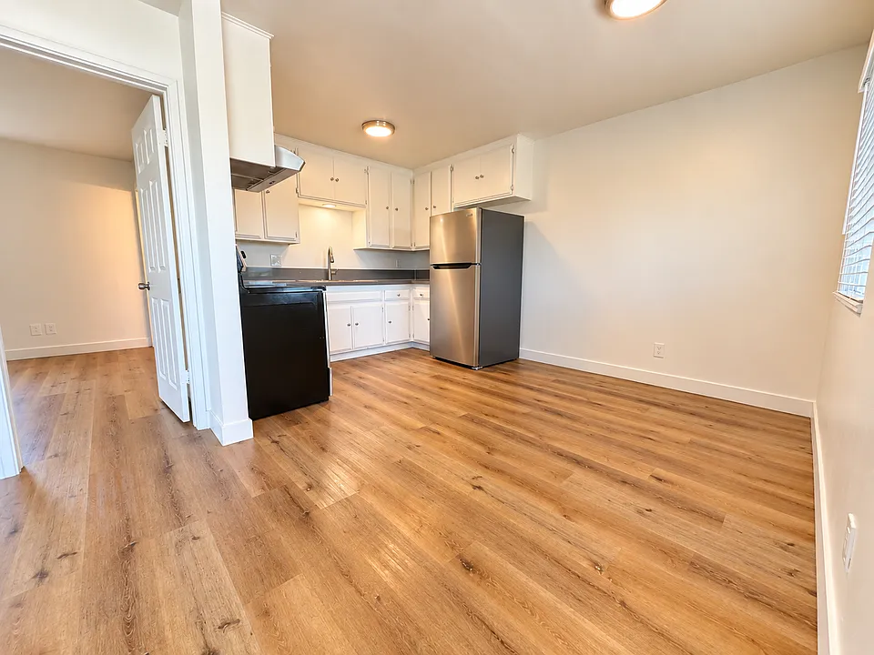 1944 S Broadway #4