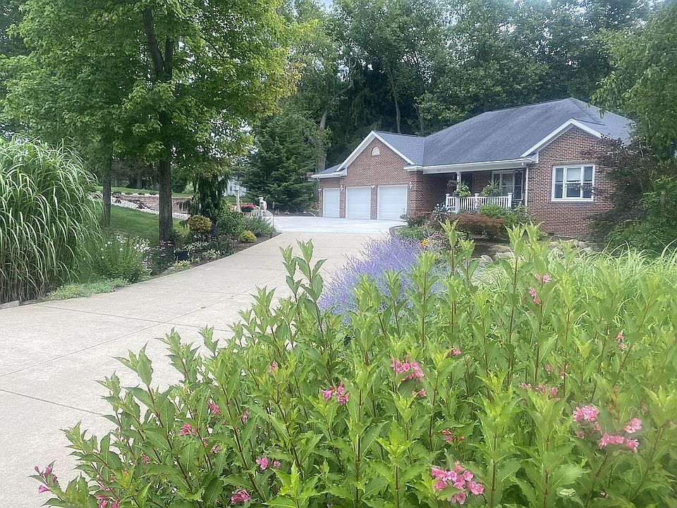 1st image of 2061 Theresa Ave