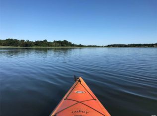 115 Horseshoe Rd, Mill Neck, NY 11765