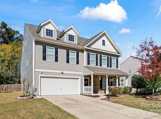 14422 Lake Crossing Dr, Charlotte, NC 28278