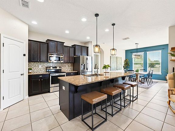 2nd image of 4062 Brookshire Cir